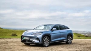 BYD Sealion 7 Preis in Deutschland - modernes Elektro-SUV in deutscher Stadt